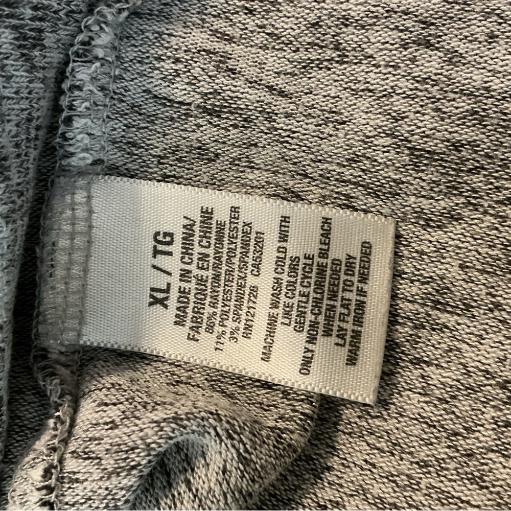 💡Aeropostale Gray Long Sleeve Tee - Picture 4 of 4
